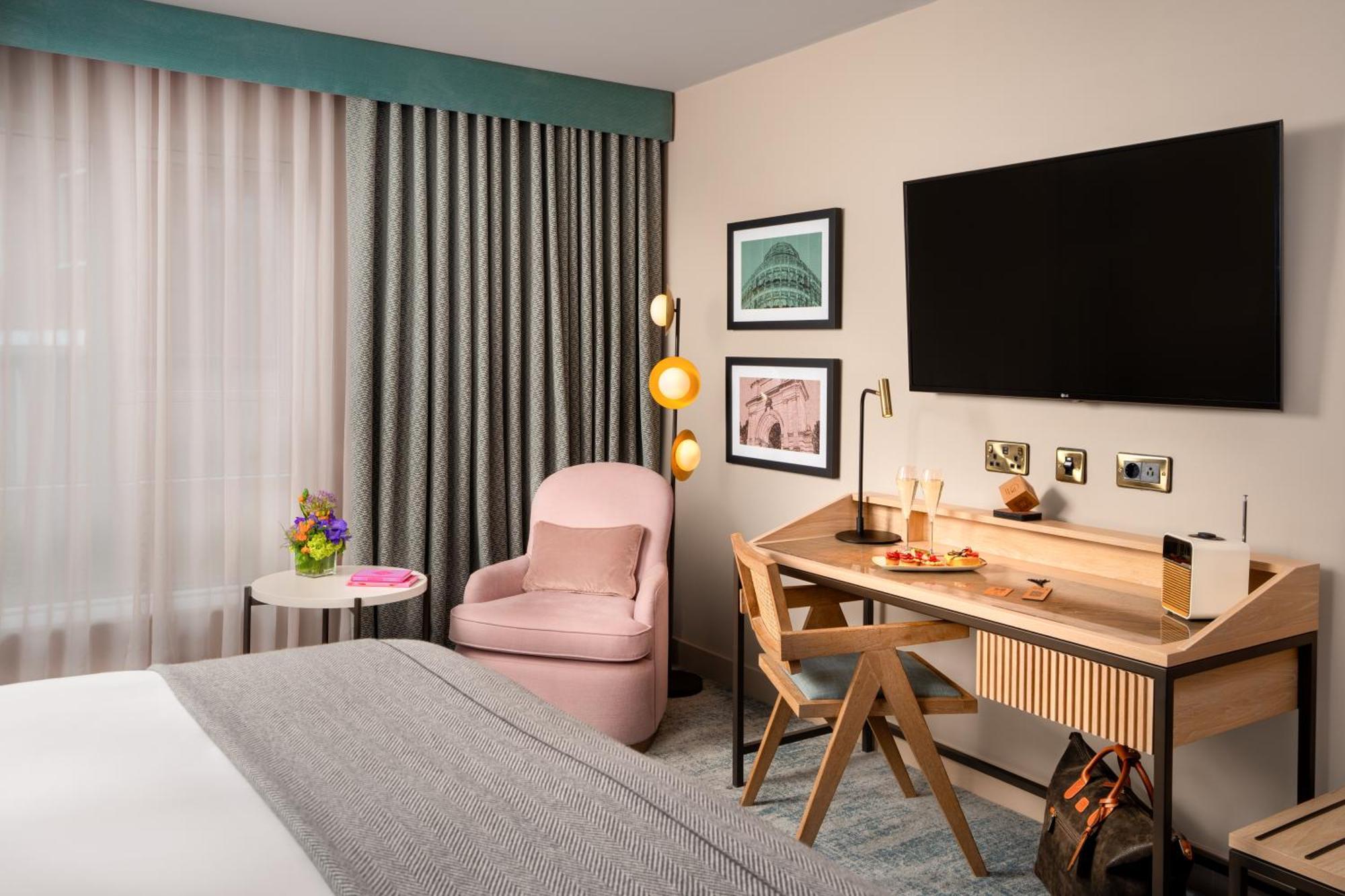 The Green Dublin Luaran gambar